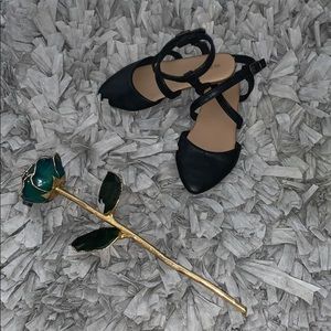 Little girls black criss-cross ankle flats